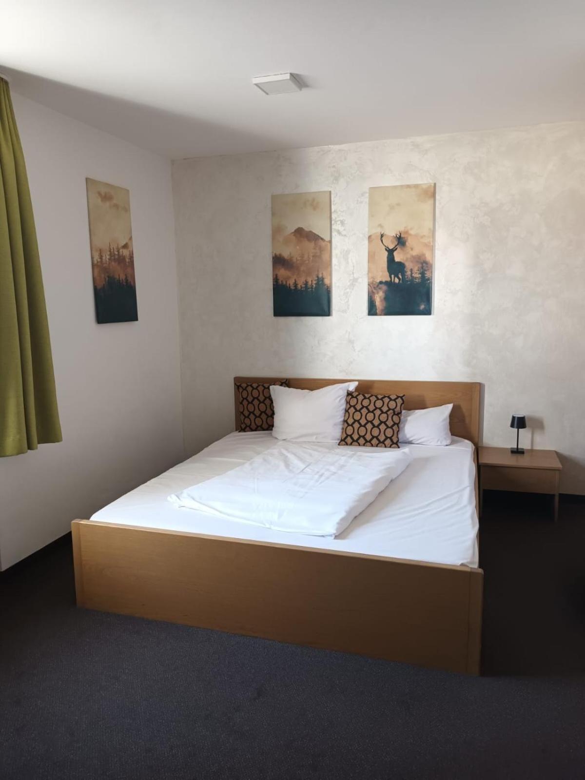 Zur Post Kuemmersbruck Hotel & Tiny Houses Buitenkant foto